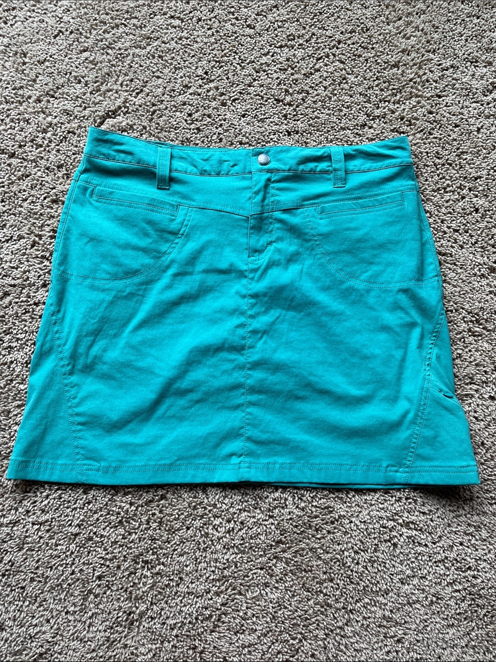 Athleta Teal Hiking Travel Skort with multiple pockets - Size 12